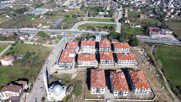 Real Estate in Complex with Sea View and Pool in Yalova Altınova