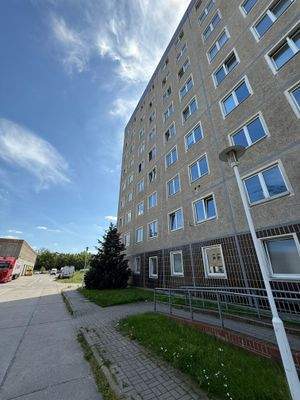 Hintereingang Behindertenrampe.jpg