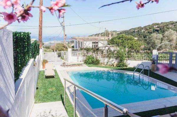 Kreta, Myli: Zwei Residenzen mit Meerblick in ruhiger Lage zu verkaufen