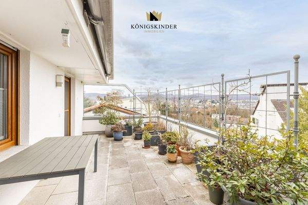 Dachterrasse mit elektr. Markise und Mega-Aussicht