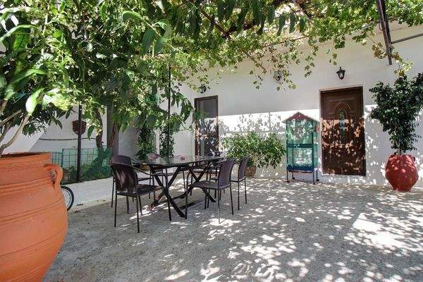 Kreta, Topolia: Charmantes Steinhaus zu verkaufen