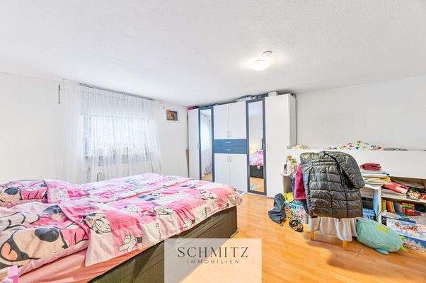 Schlafzimmer Wohnung 2 (OG)