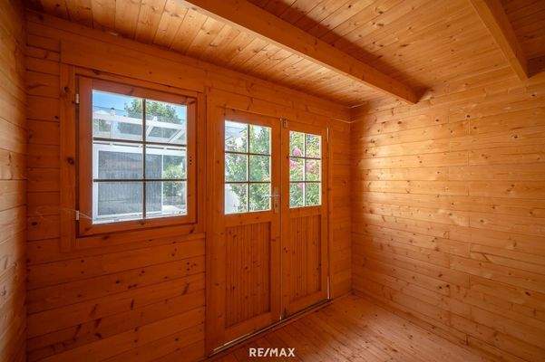 geräumiges Gartenhaus mit Stauraum