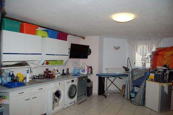 33 Wasch-, Partyraum.JPG