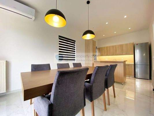 img_74a55b39-3c0f-4425-bbc2-21ac42cf7885