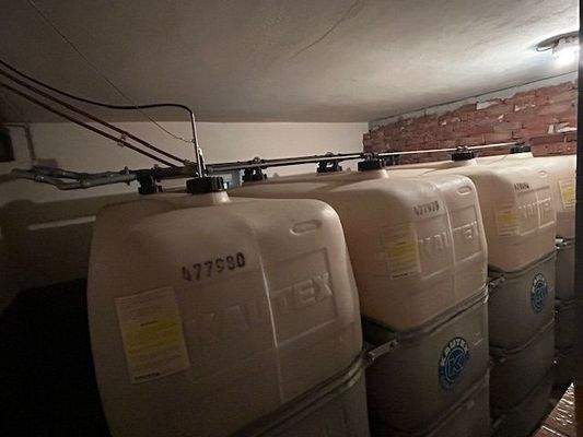 4 Öltanks für 8.000 Liter