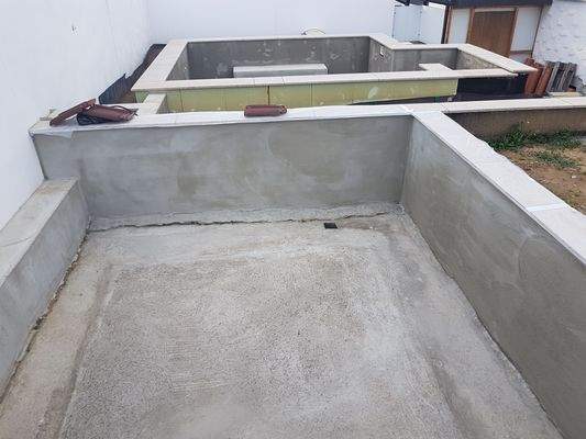 Poolbereich Rohbau.jpg