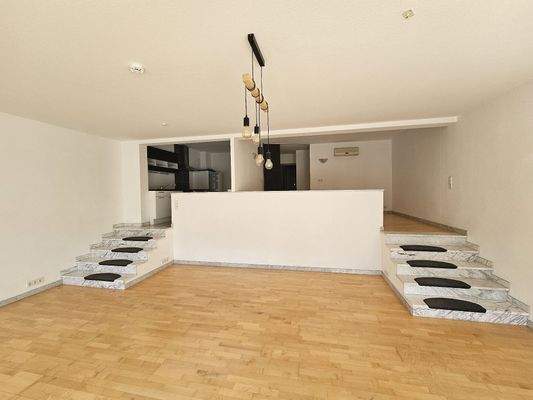 Blick auf Küche und Schlafbereich