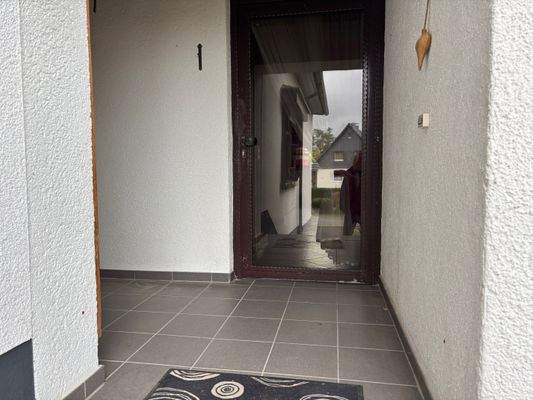 Teilansicht vom Eingangsbereich.jpeg