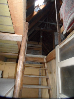 Aufgang weiterer Dachboden 