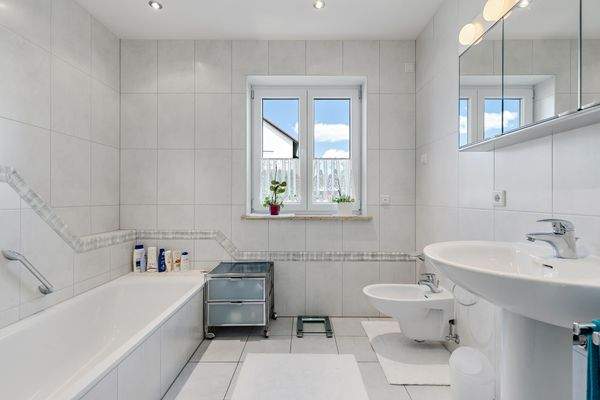 Badezimmer im Erdgeschoss