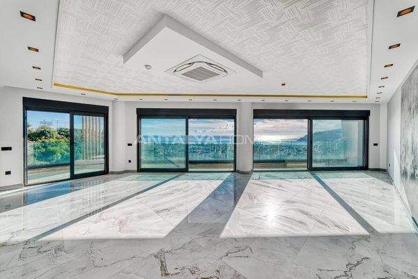 Luxurious Villas with Stunning Sea Views in Alanya