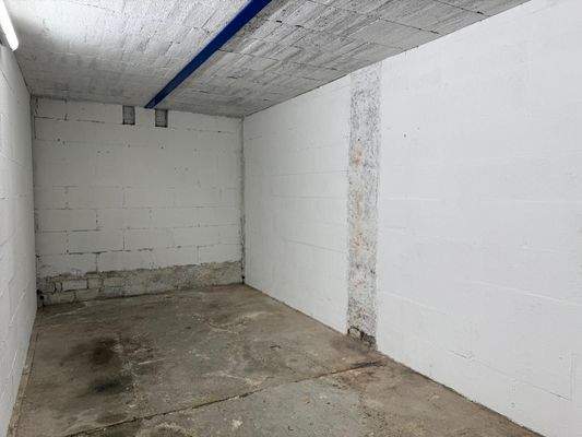 Lagerfläche 2 an alter Halle