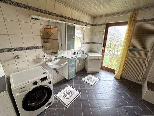 Bad mit Waschmaschinenanschluss