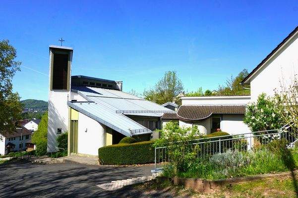 Ansicht Kirche mit Kloster und Wohnhaus