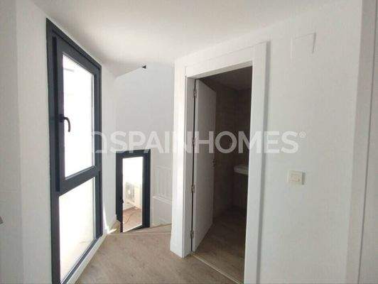 Sea-View Townhouses with Investment Potential in Torros Malaga