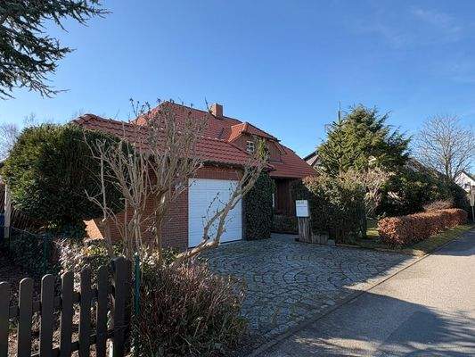 seitliche Front EFH Negast