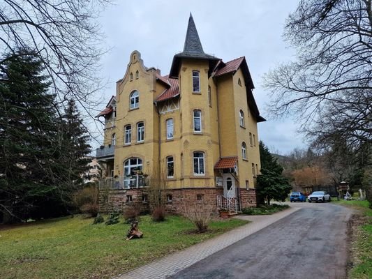 Außenansicht Mehrfamilienhaus 