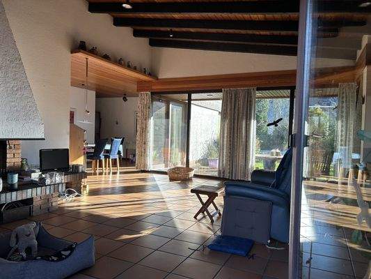 Wohnzimmer, hohe Decke !