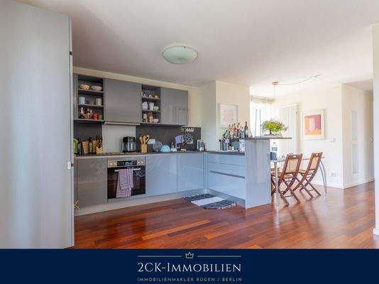 hochwertig eingerichtet