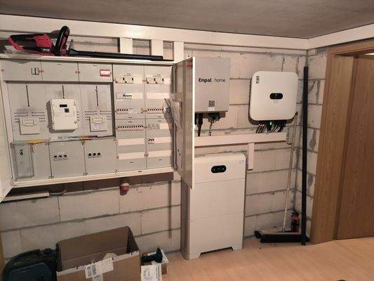 Wechselrichter mit Stromspeicher