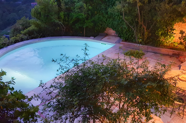 Traumhaftes Steinhaus mit Meerblick und Pool in Pi