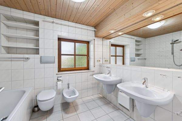 Badezimmer EG
