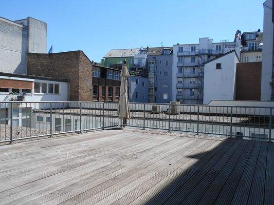 Terrasse 1.OG, gehört zu EG