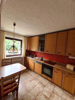 Küche mit Einbauküche