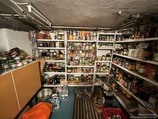 Vorratsraum im Keller