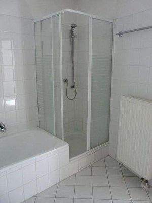 Bad OG, Wanne und Dusche