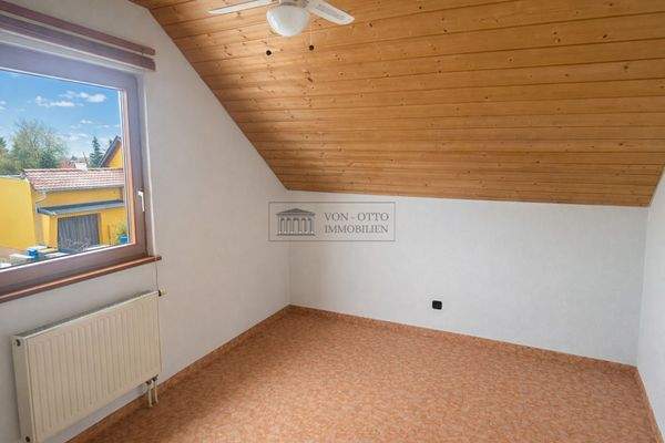 Kinderzimmer/Homeoffice