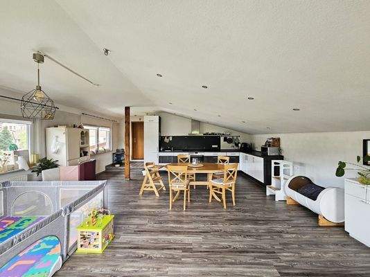 Küche mit Wohn-/Essbereich DG