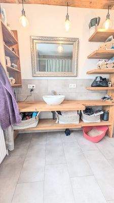 Badezimmer Ansicht 1