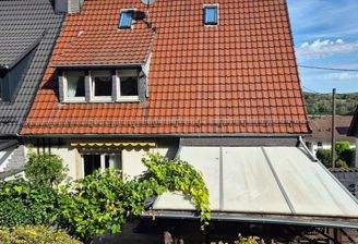 Aussicht vom Garten auf das Haus.jpeg