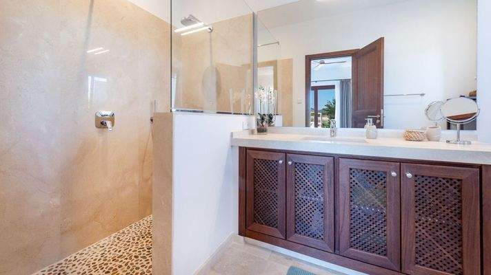 90f1cbb7-7b27-4673-bc31-c008f6126237