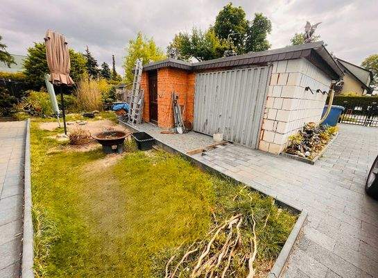 3Blick in Richtung - Schuppen / Abstellfläche