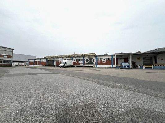 Außenansicht Hallenfläche