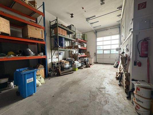 Halle mit Produktions-/Lagerfläche