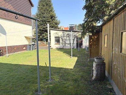 Garten und Nebengebäude