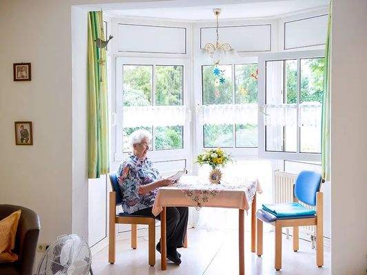 komfortzimmer-besonderer-schnitt - Kopie.jpg