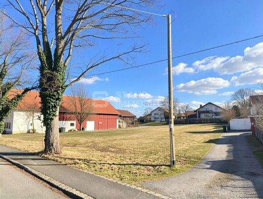 Thaining Baugrundstück (KI generiert)