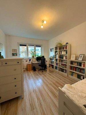 Schlafzimmer II / Arbeitszimmer