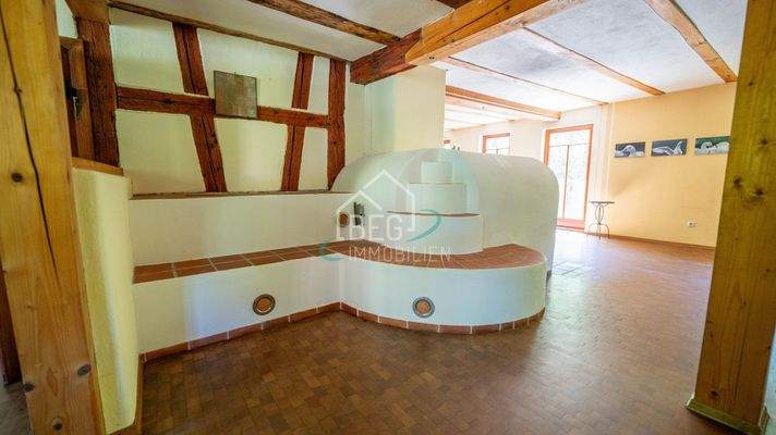 Kachelofen im Wohnzimmer