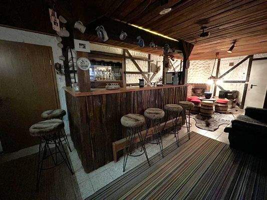 Bar im Kellergeschoss