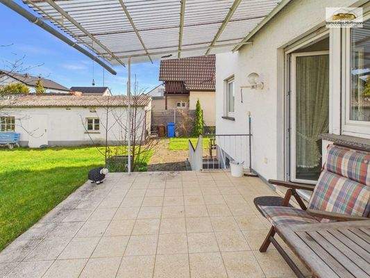 Überdachte Terrasse – Ihr geschützter Platz für entspannte Stunden im Freien