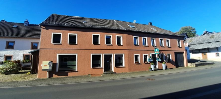 Vorderansicht Straßenseite 