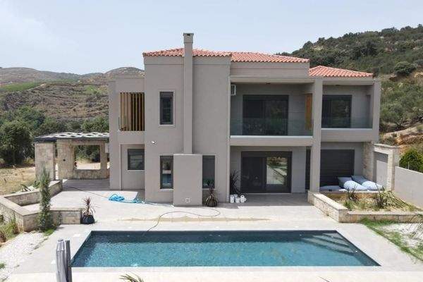 Kreta, Kolymvari: Moderne Luxusvilla mit atemberaubender Aussicht und privatem Pool zum Verkauf