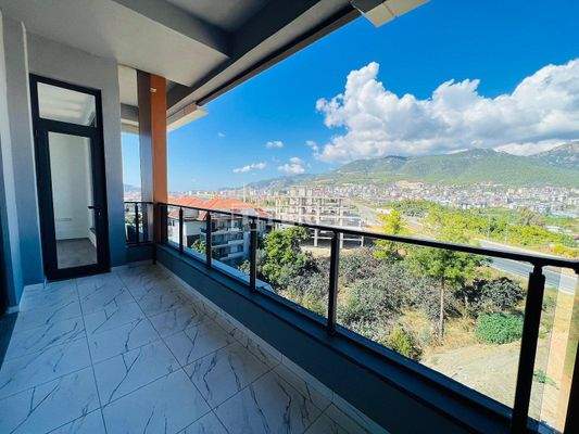 Commercial Properties on an Arterial Road in Alanya Oba