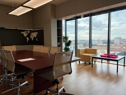 Real image of the office